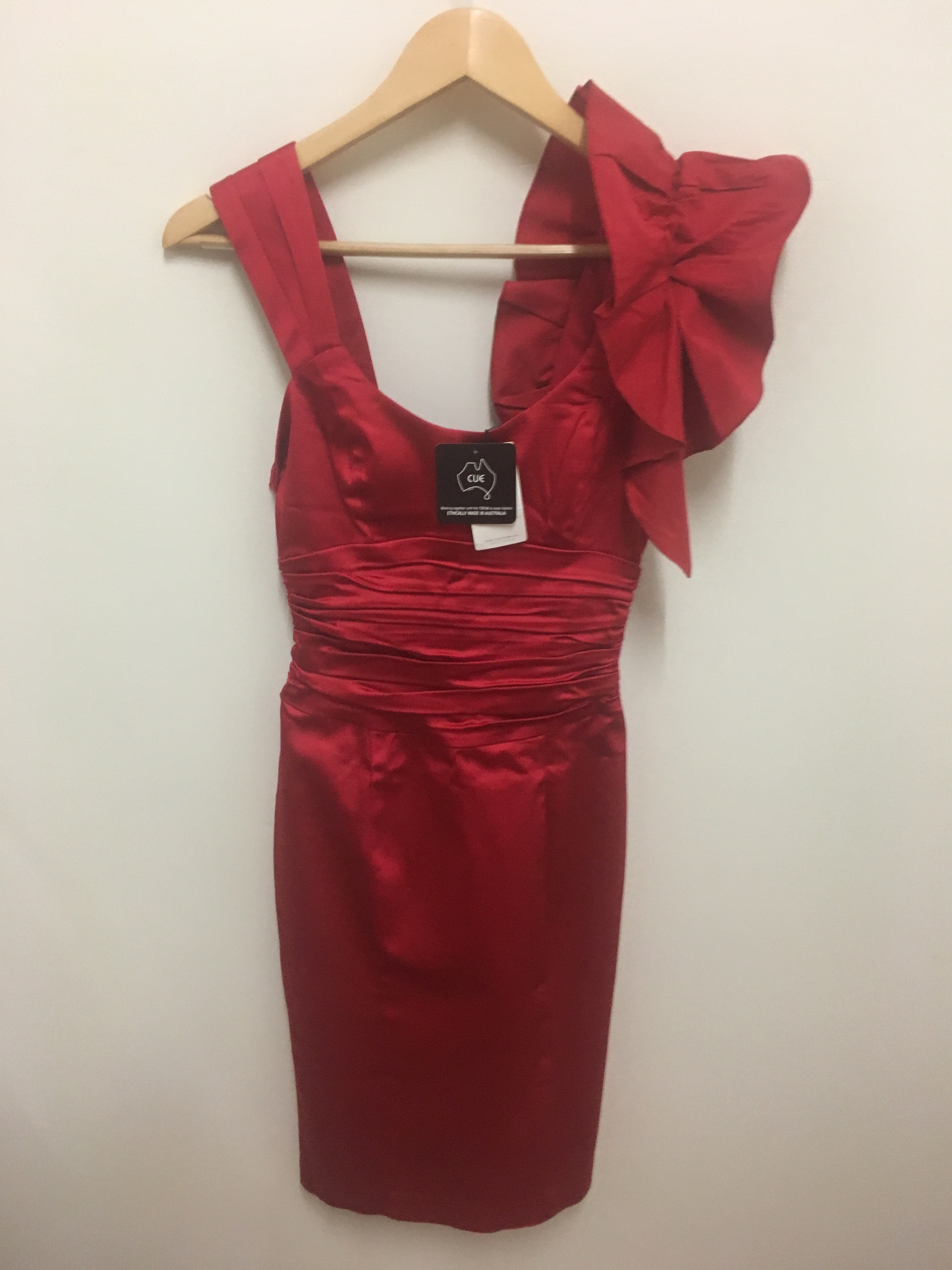 cue cocktail dresses